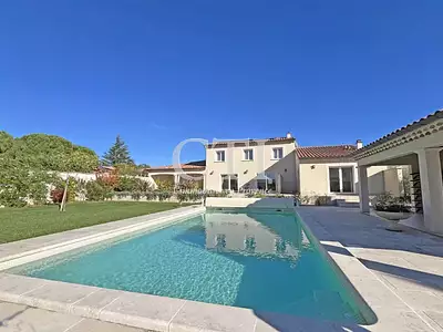 Maison, 344 m²