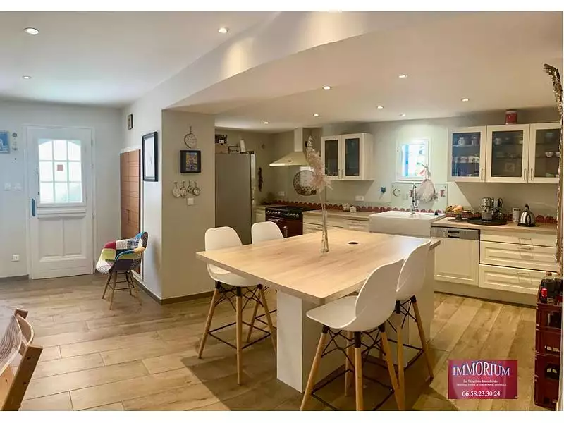 Maison, 169 m²