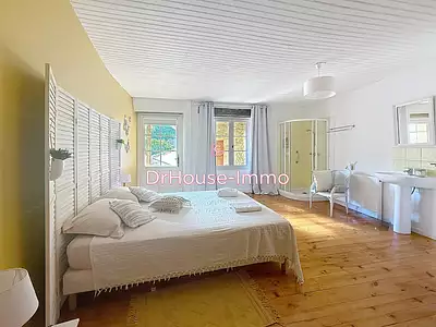 Maison, 240 m²