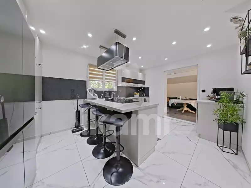 Maison, 218,85 m²