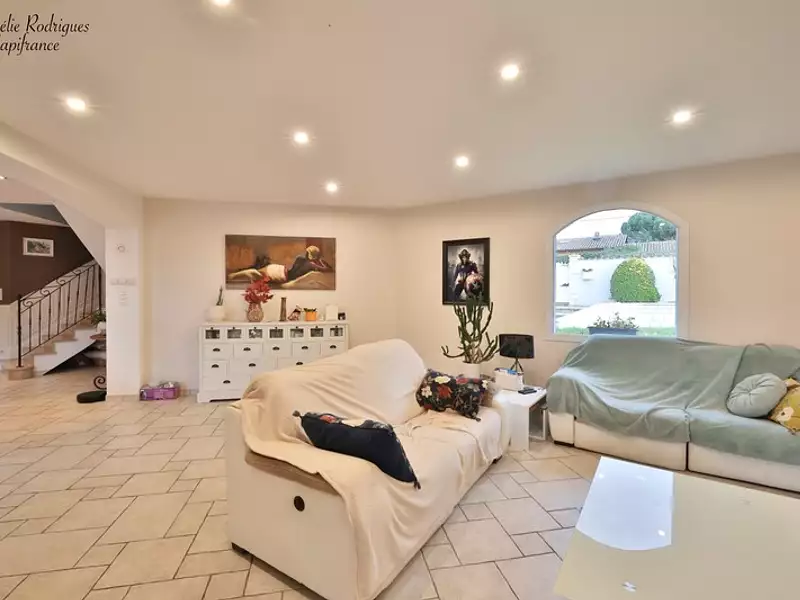 Maison, 203 m²