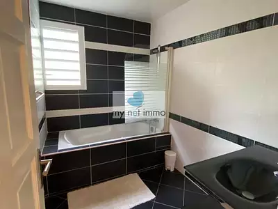 Maison, 168 m²