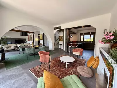 Maison, 240 m²
