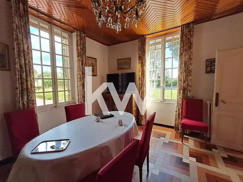 Maison, 381 m²