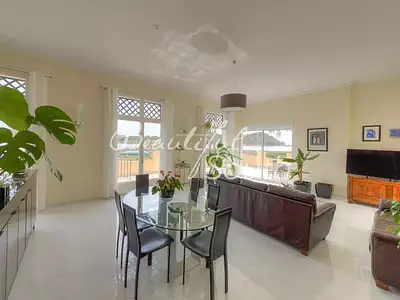 Maison, 253 m²