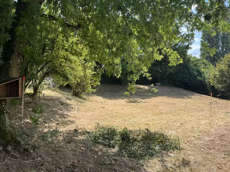 Terrain, 600 m²