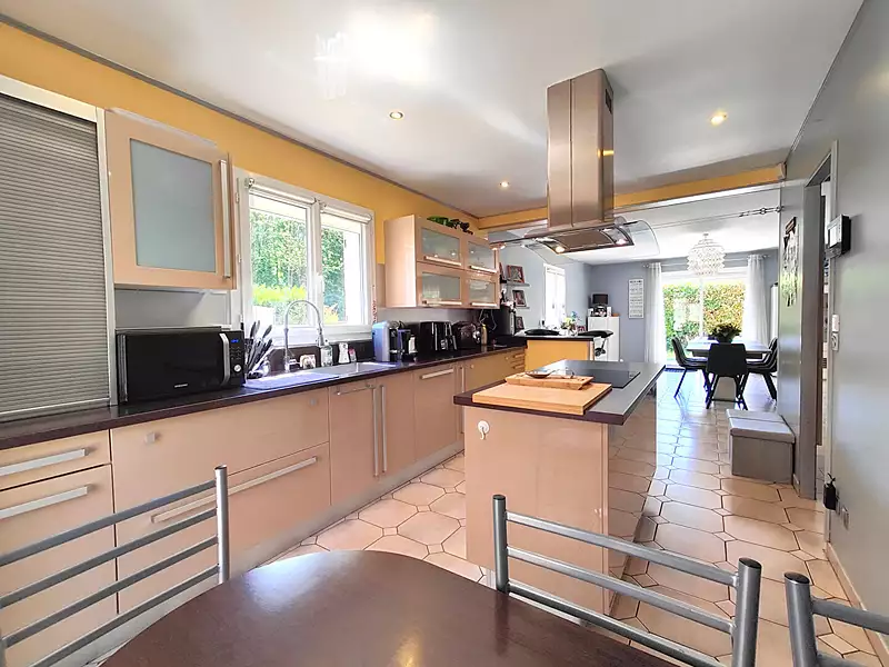 Maison, 221 m²