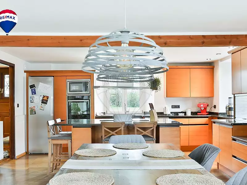 Maison, 243 m²