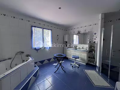 Maison, 270 m²