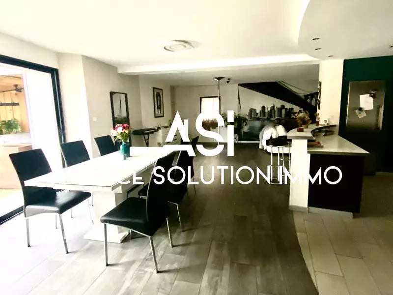 Maison, 176 m²