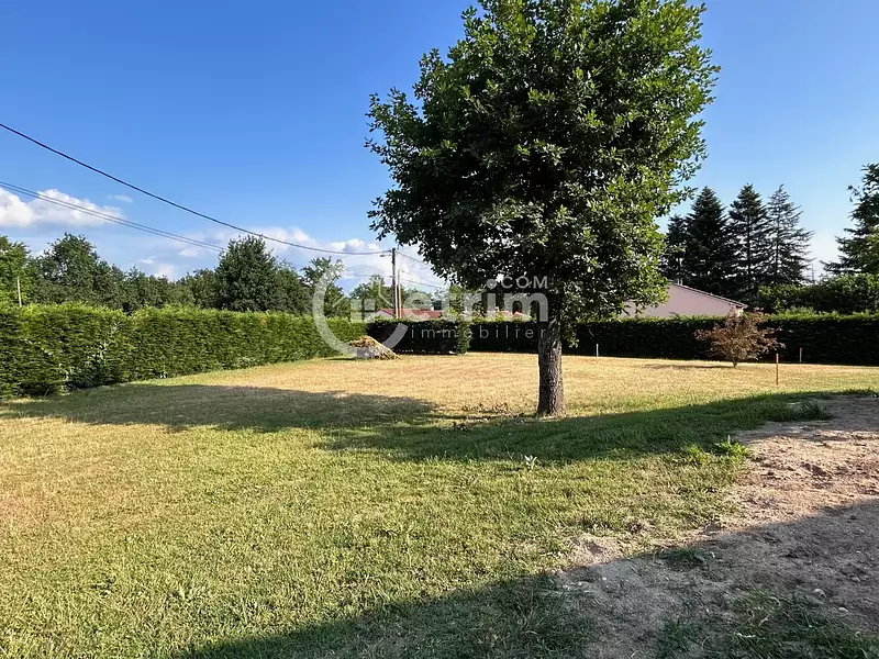 Terrain, 707 m²