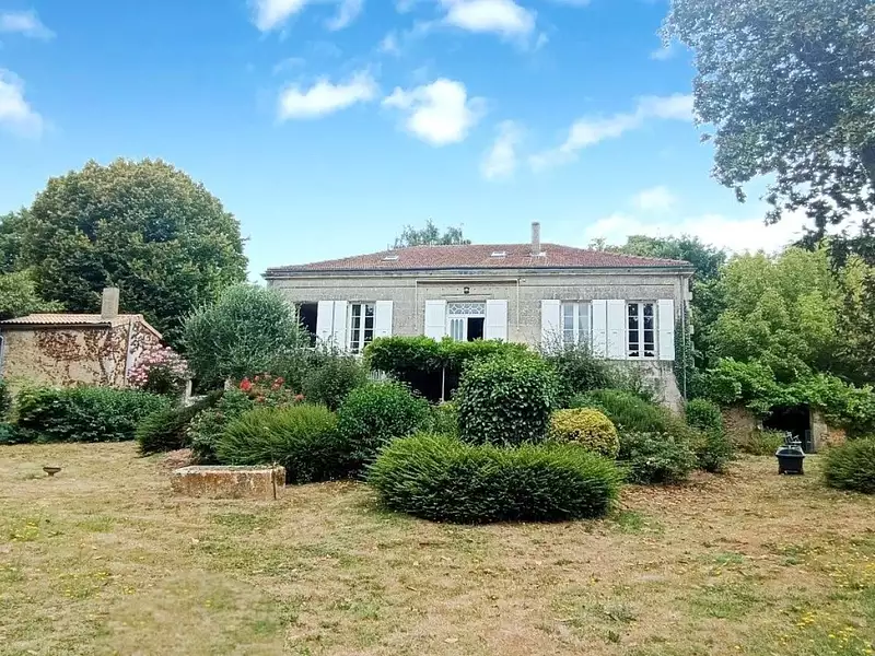 Maison, 240 m²