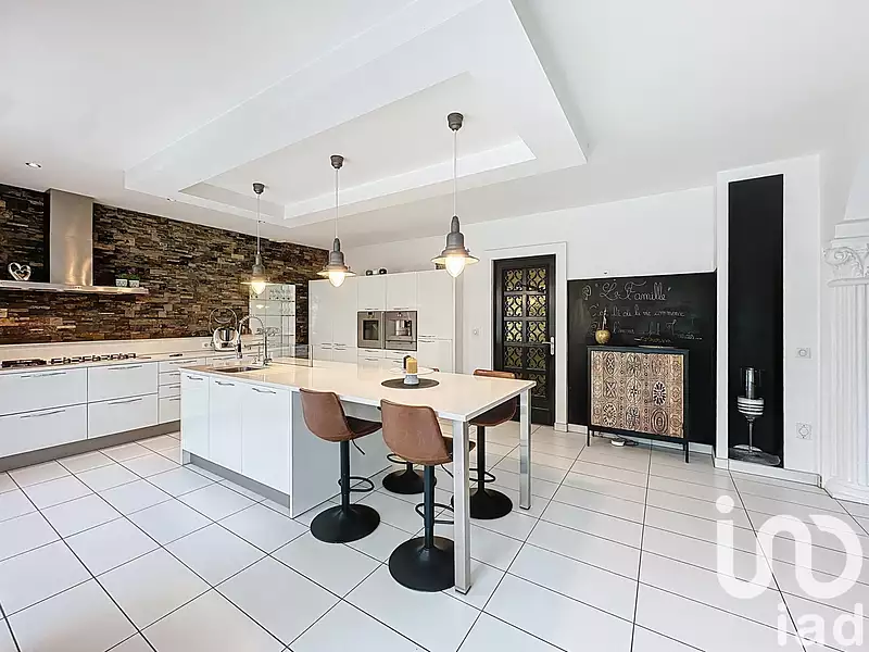 Maison, 260 m²