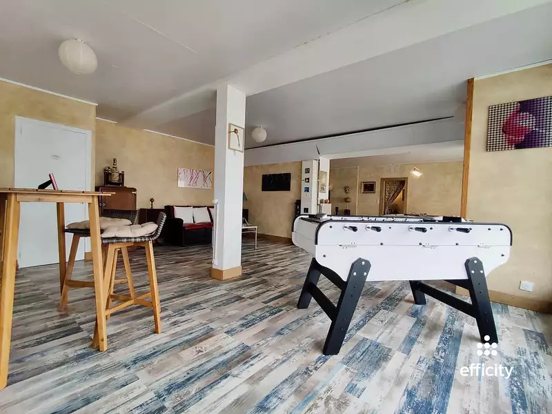 Maison, 235 m²