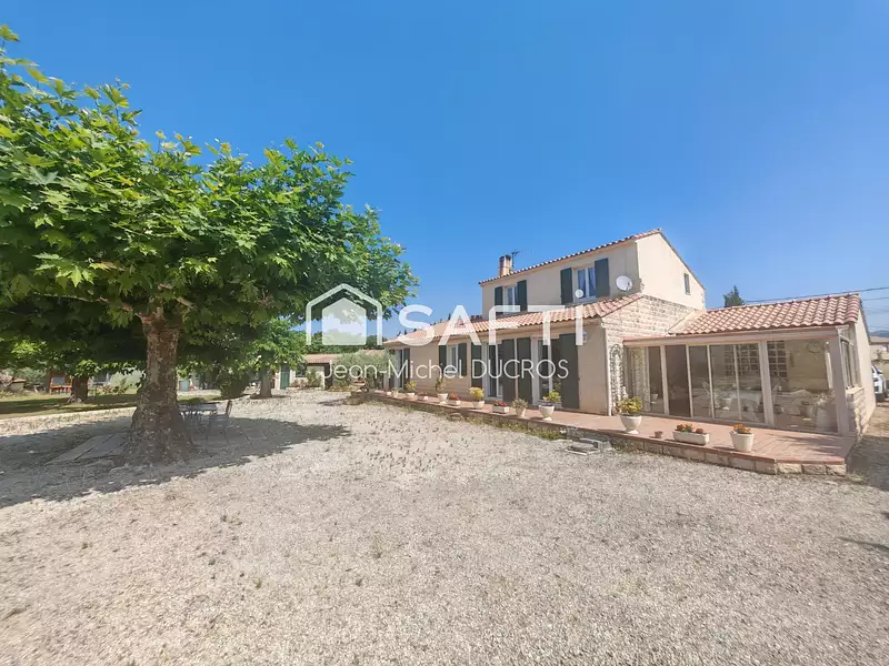 Maison, 137 m²