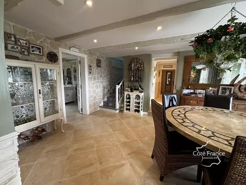 Maison, 265 m²