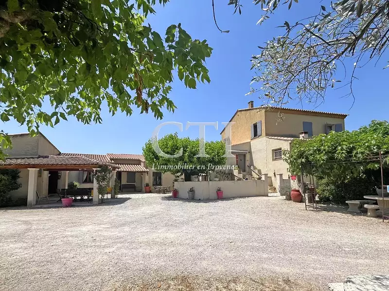 Maison, 385 m²