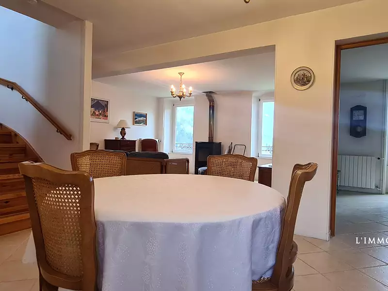 Maison, 307,4 m²