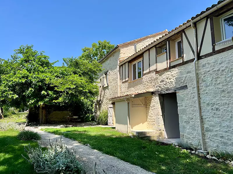 Maison, 246 m²