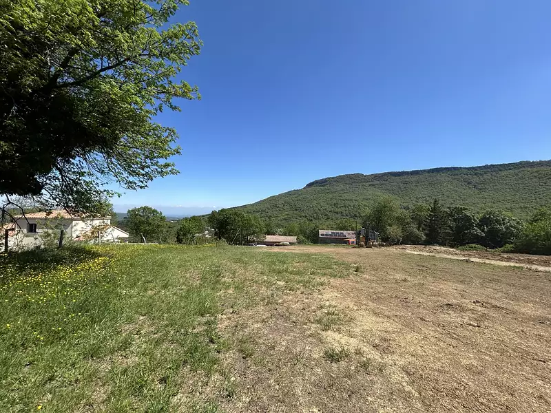Terrain, 1 104 m²