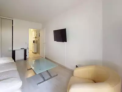 255 000 € 12 143 €/m² Appartement • 21 m² • 1 pièce Paris 15ème (75015)