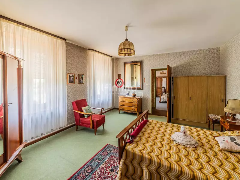 Maison, 268 m²
