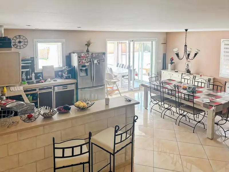 Maison, 235 m²
