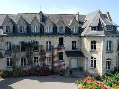 Maison, 1 700 m²