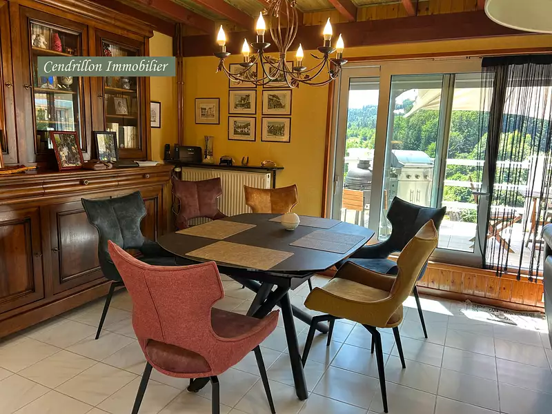 Maison, 240 m²
