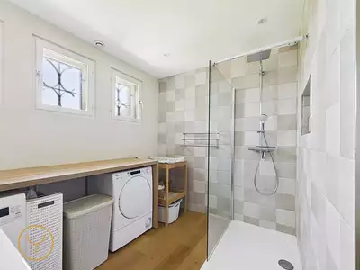 Maison, 240 m²