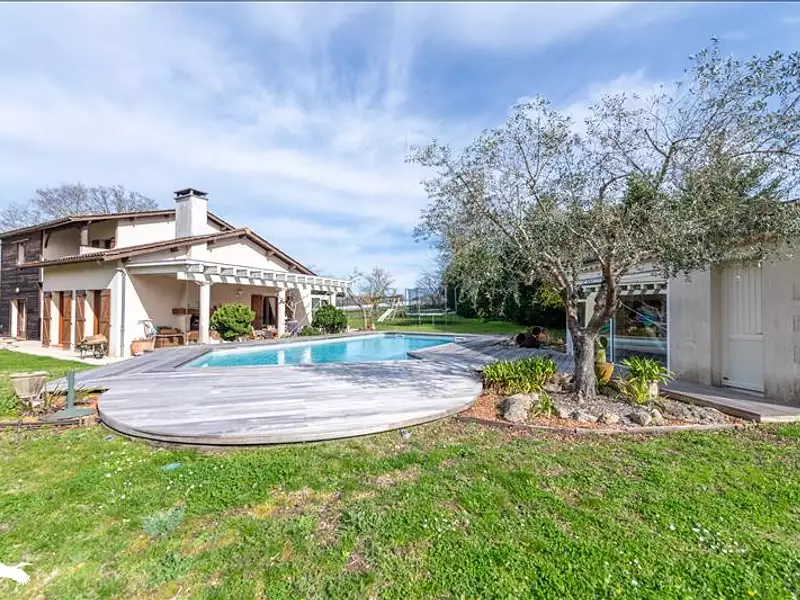 Maison, 195 m²