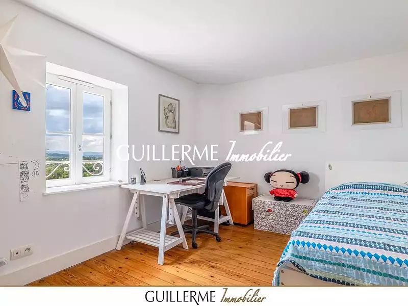 Maison, 217 m²