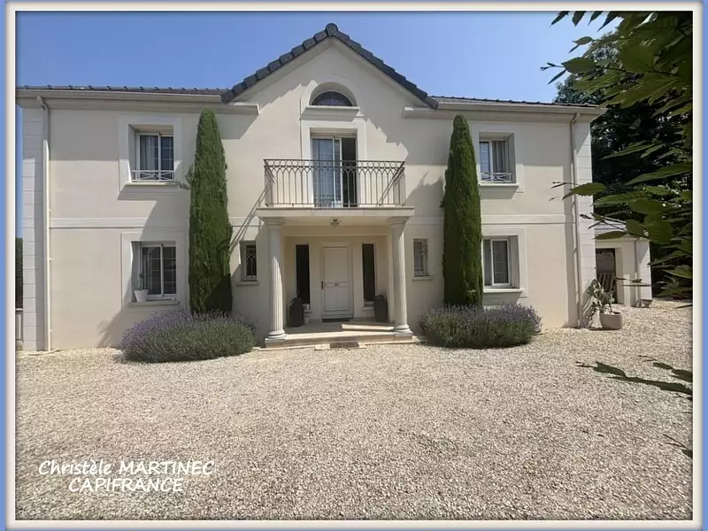 Maison, 226 m²