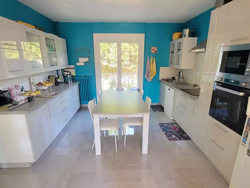 Maison, 230 m²