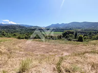 Terrain, 2 081 m²