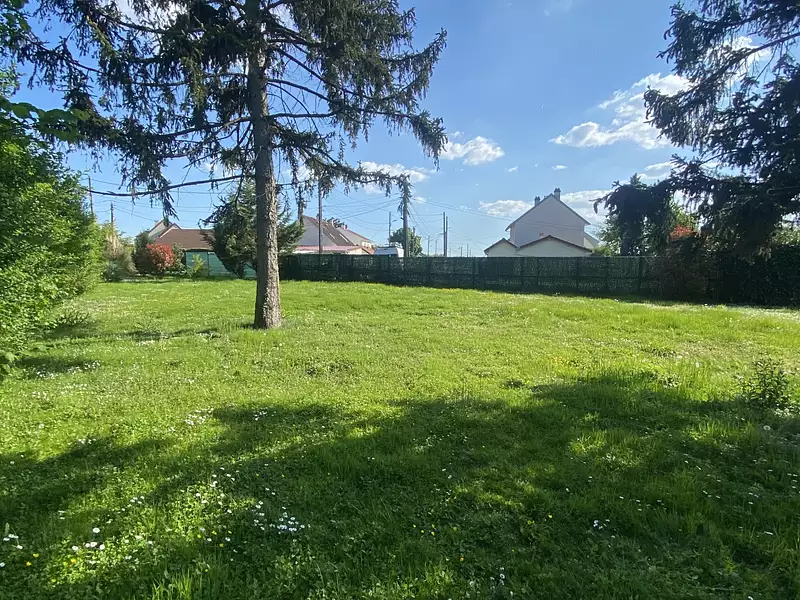 Terrain, 749 m²