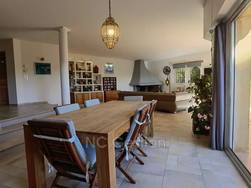 Maison, 334 m²