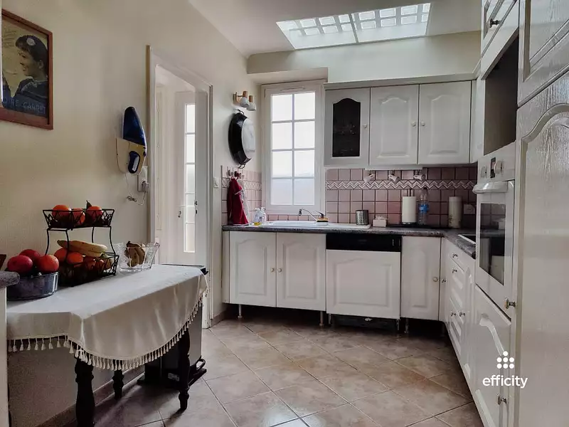 Maison, 235 m²