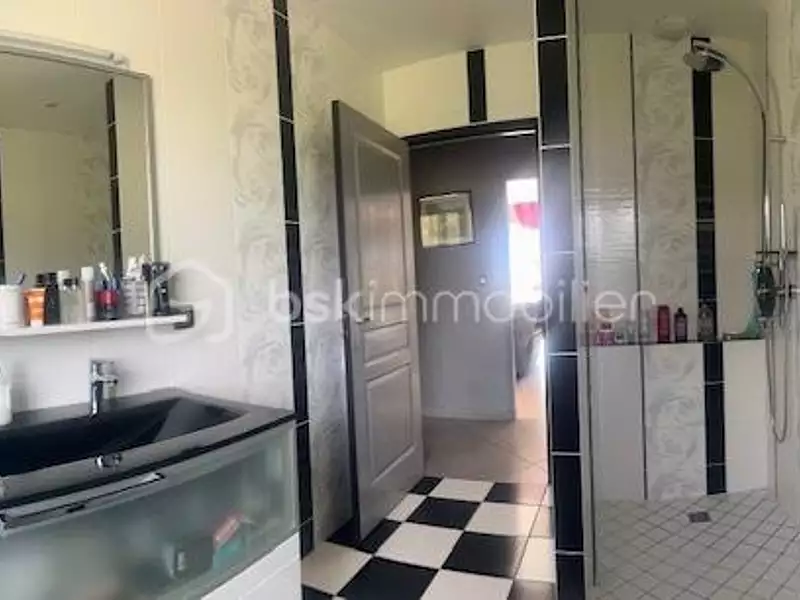 Maison, 300 m²