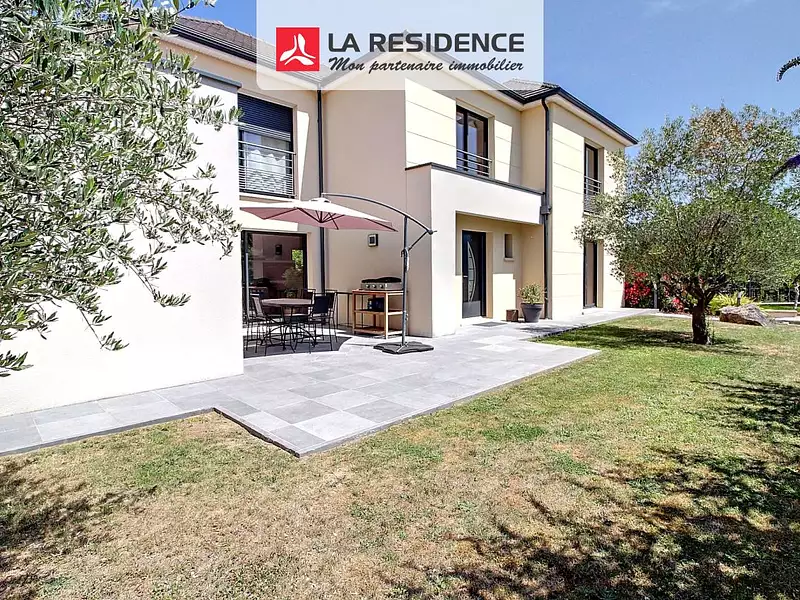 Maison, 210 m²
