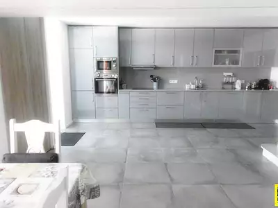 Maison, 197 m²