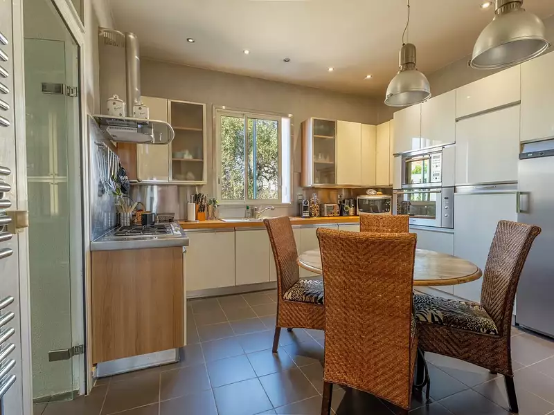 Maison, 338 m²