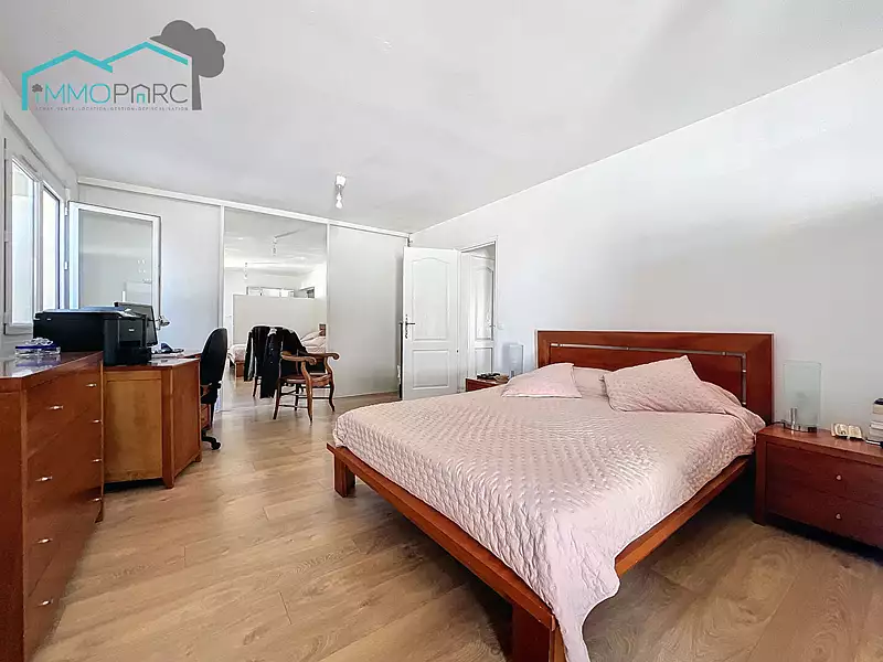 Maison, 225 m²