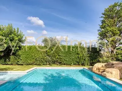 Maison, 240 m²