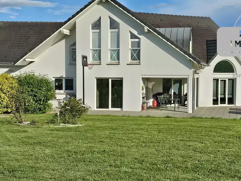 Maison, 225 m²