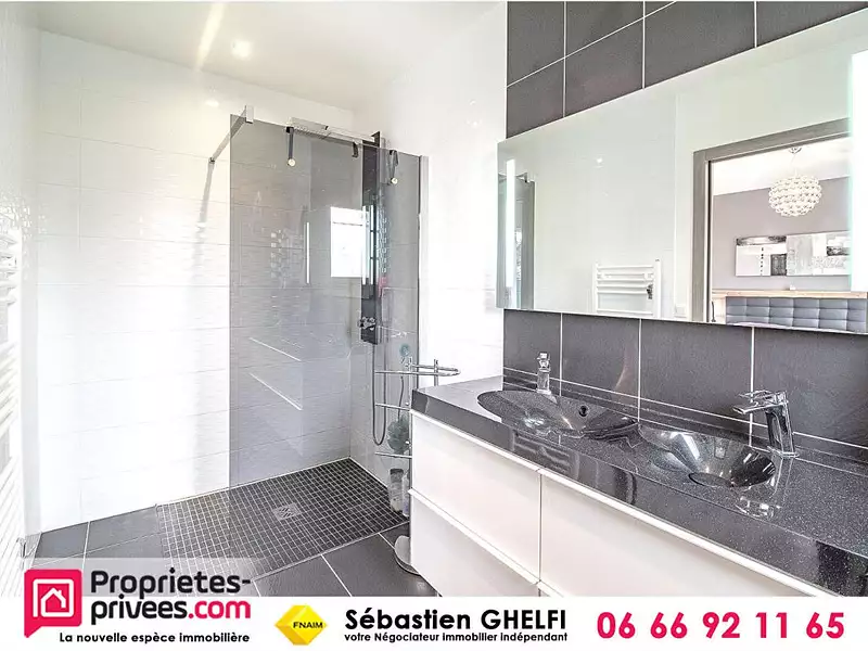 Maison, 220 m²