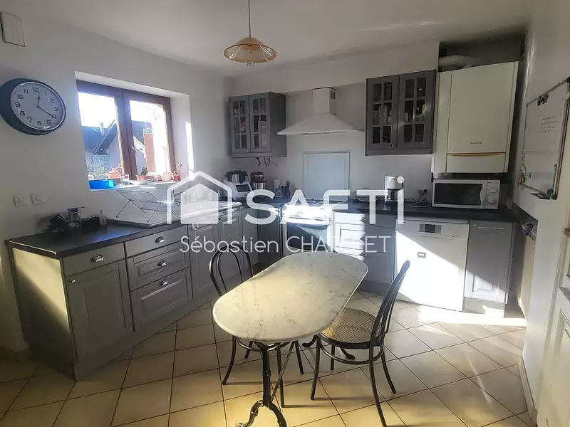 Maison, 253 m²