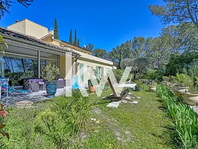 Maison, 285 m²