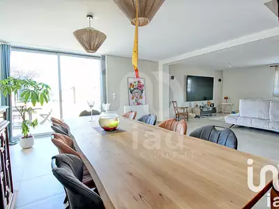 Maison, 260 m²