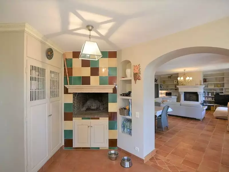 Maison, 240 m²